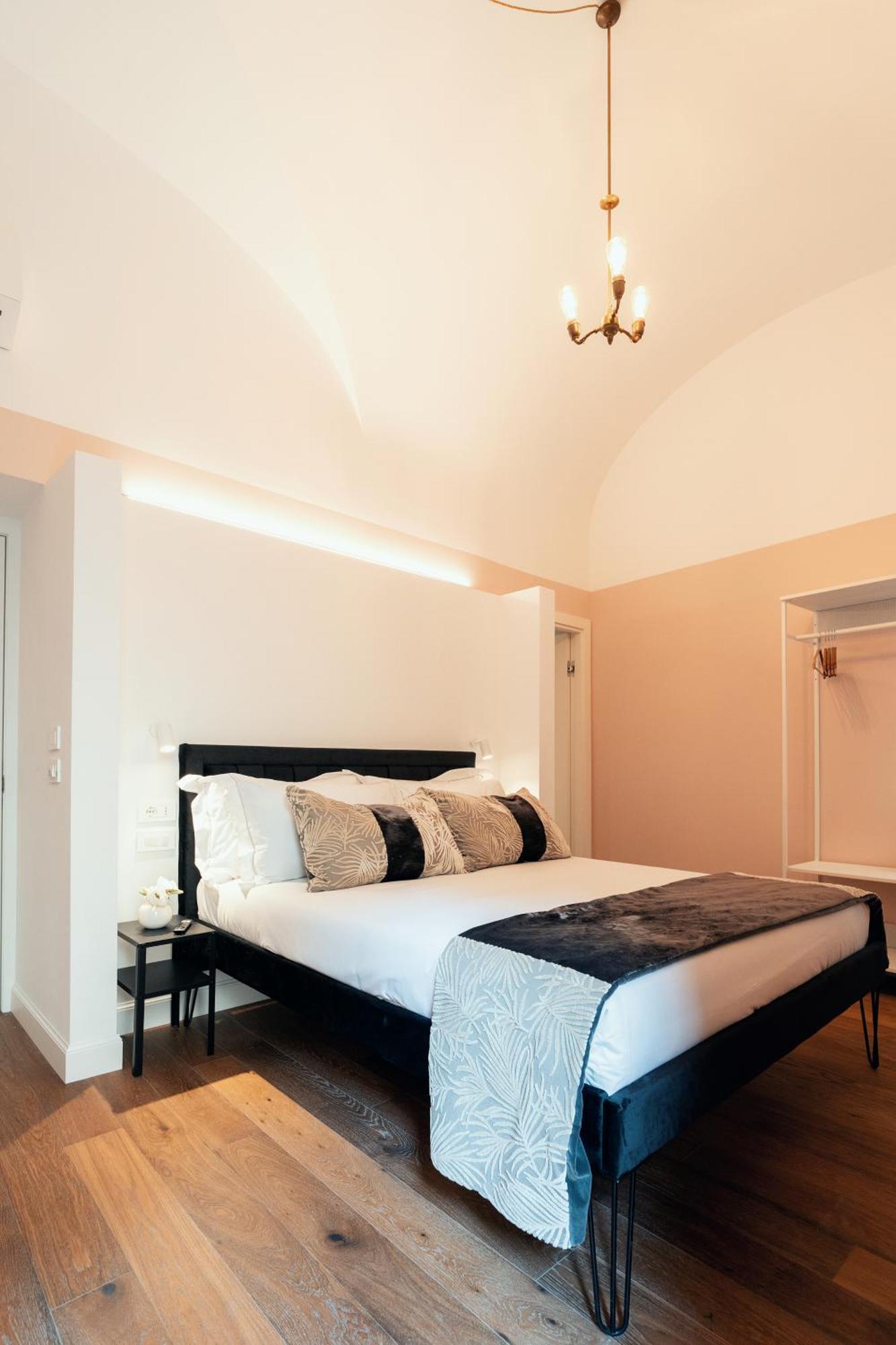Naman Hotellerie - Monti Rome Extérieur photo